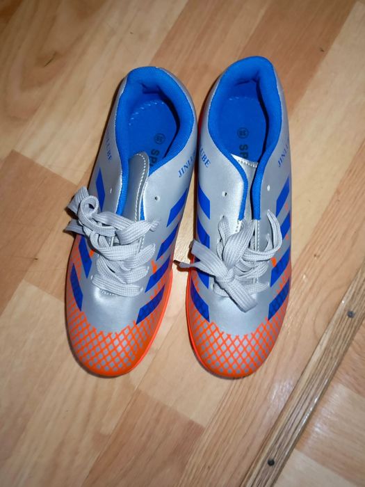 Бутсы новые 38размер