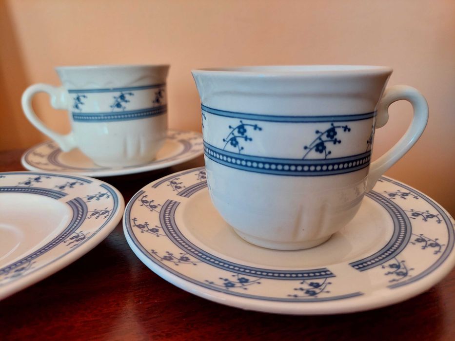 Стари порцеланови чаши за кафе 2 броя за 10 лв.