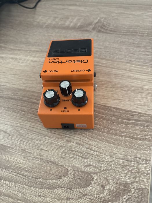 Педаль Distortion Ds-1 Оригинал