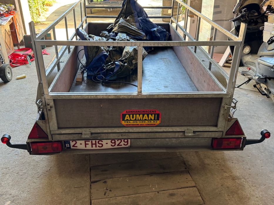 Auman двуосно ремарке 750кг