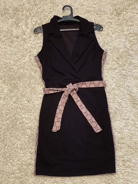 Rochie simpla neagra cu cordon