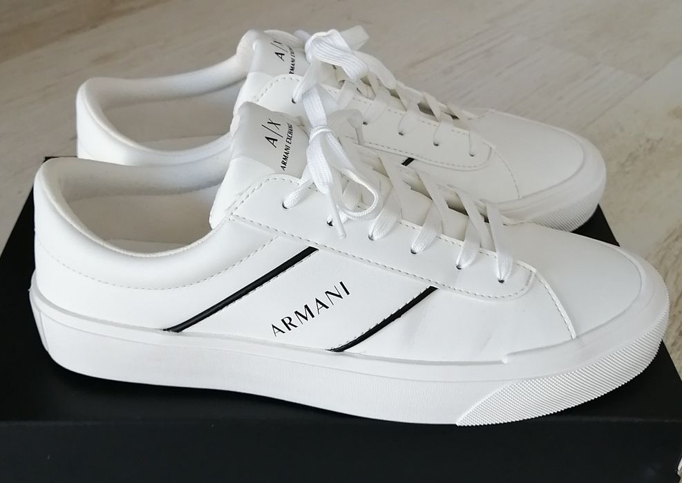 Продавам мъжки сникърси Armani Exchange 41 номер