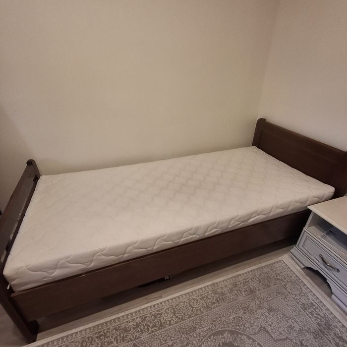 Продам односпальную кровать бу