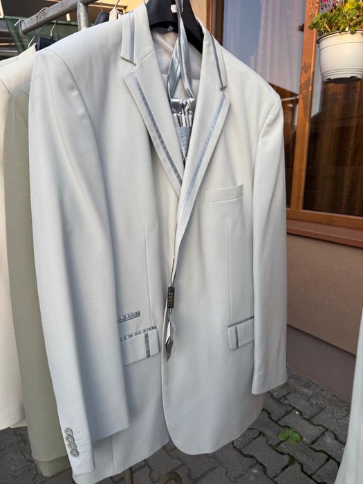 Costume barbati culori deschise