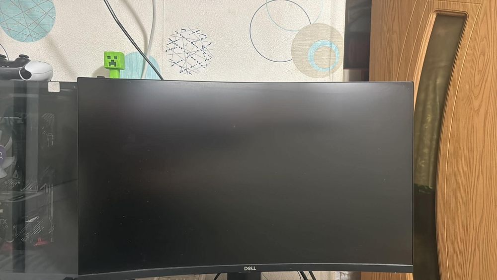 Vand monitor Dell, curbat