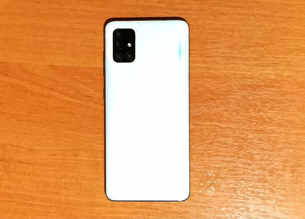 Продам смартфон Samsung Galaxy A51