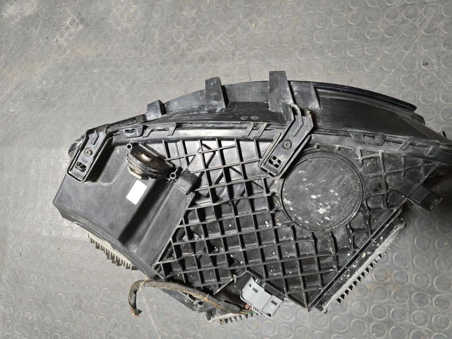 Десен оборудван LED фар за Mercedes GLC W253