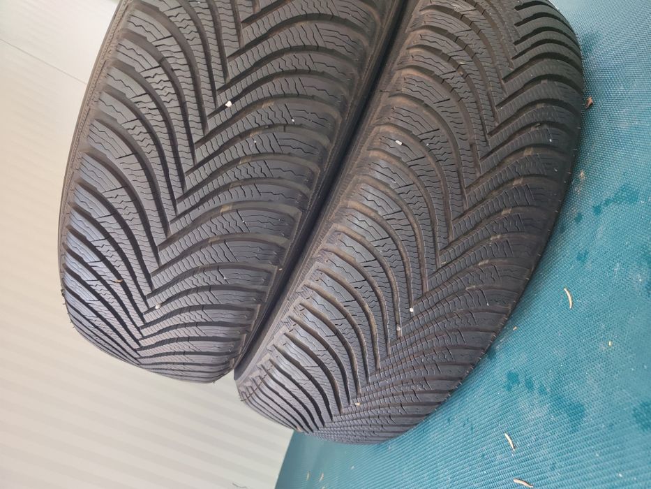2 бр зимни 215/65/17 Michelin Дот 24г