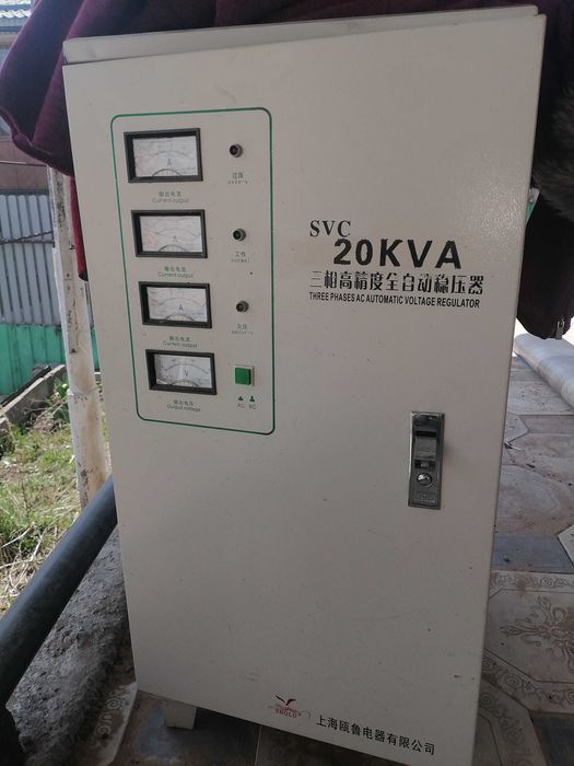 Продам 2 стабилизатора напряжения