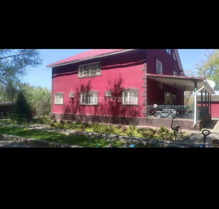 Продам дом, с большой территорией