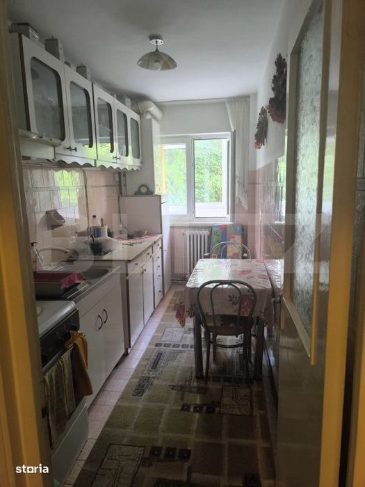 Apartament de vanzare, cu 3 camere si 3 balcoane, 74 mp, zona Manastur