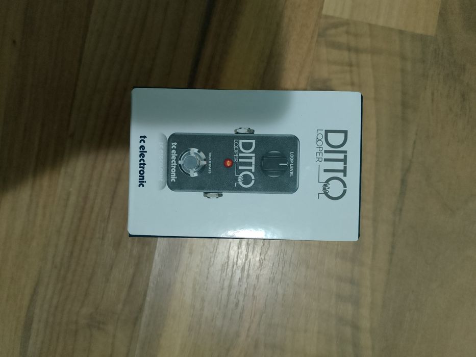 Pedală looper pentru chitara electrică.