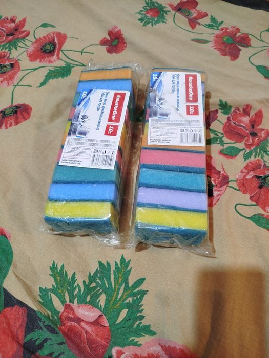 Губки для мытья посуды.