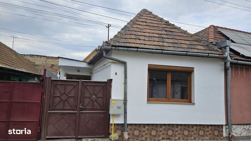Medias Casa singur Curte Strada Serban Voda