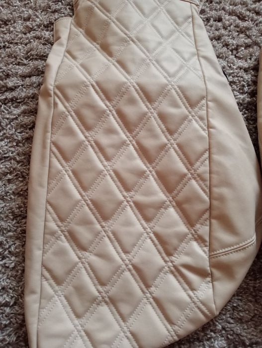 Продам чехлы на автомобиль