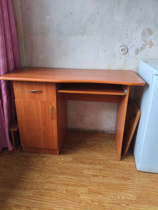 Продам письменный стол