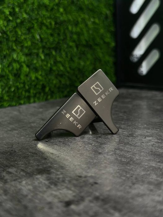 Мини-заглушка ремня для Zeekr от «Sevenway»