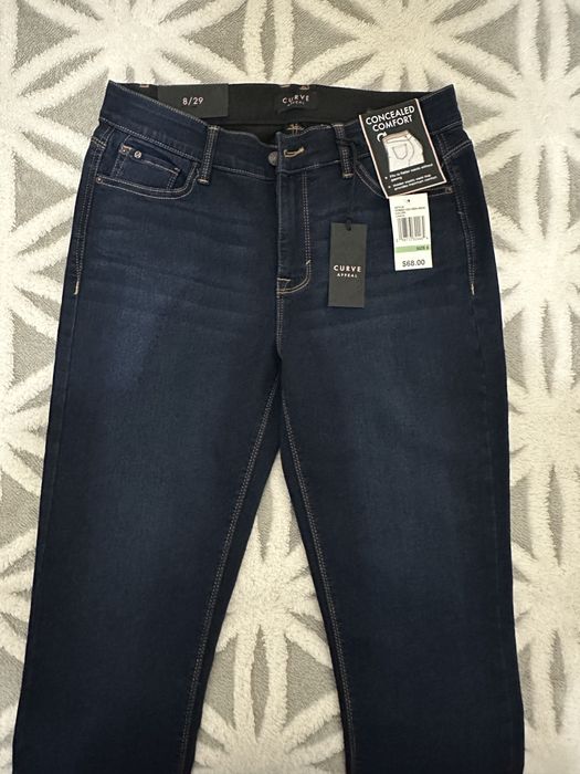 Продаются абсолютно НОВЫЕ женские джинсы