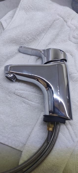 Стоящ смесител Видима