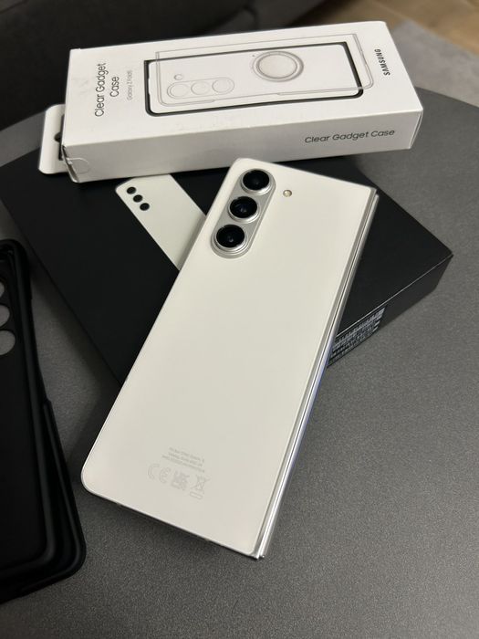Samsung Z Fold 5 256GB 5G CREAM F946 Гаранция