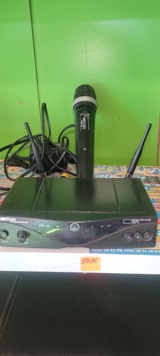 Продавам музикална система SHURE BLX4