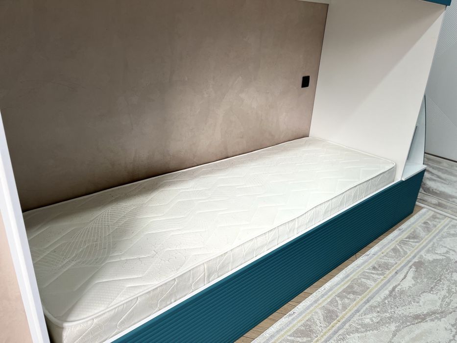 продам двухъяросную кровать