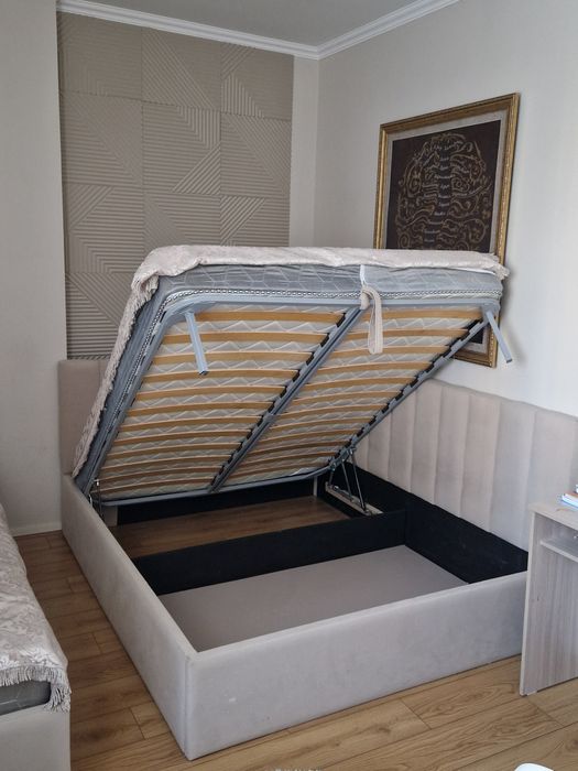 Кровать двуспальная