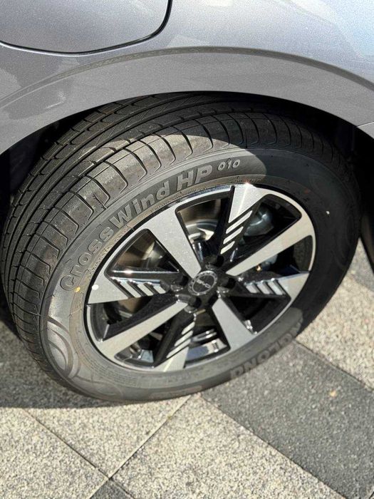 E2 luxe 405 km eng fulli 2025