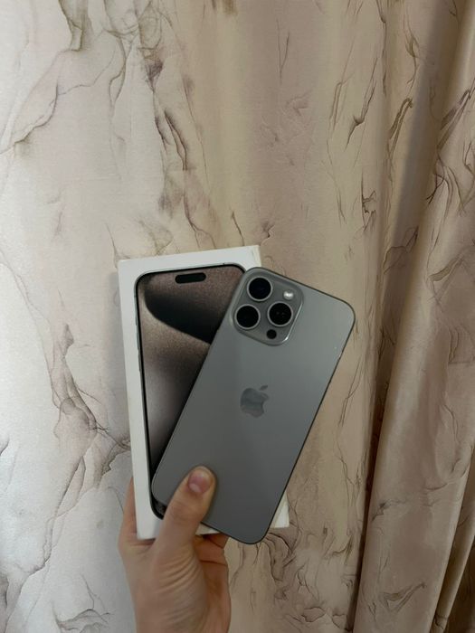 Продам айфон 15 про Макс