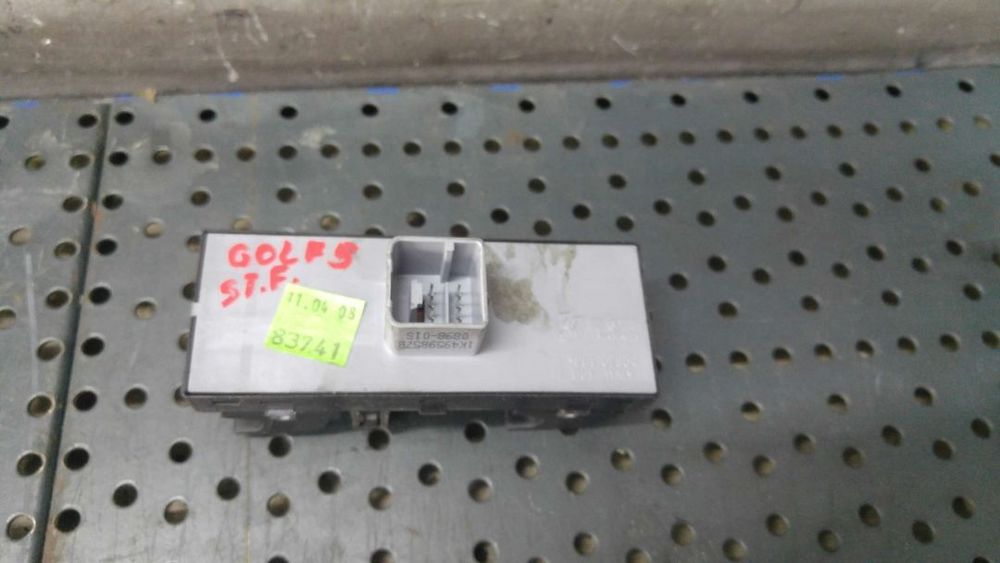 Bloc butoane geamuri stanga fata vw golf 5 1k1 1k4959857b