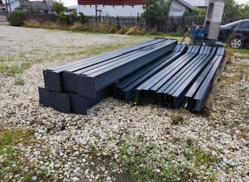 Am o structura metalică 10x20x4 3500€