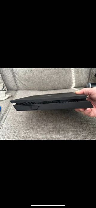 Продаю Плейстейшн 4