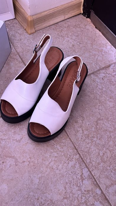 Нови.! Обувани веднъж, но са ми малко-големи!