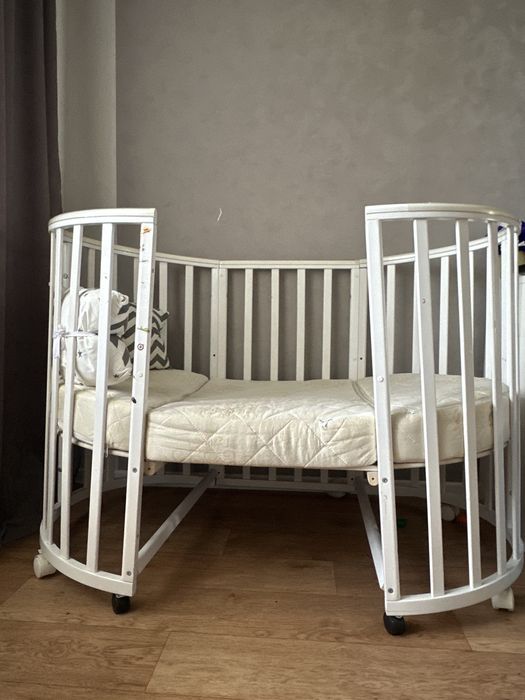 Продам детскую кроватку