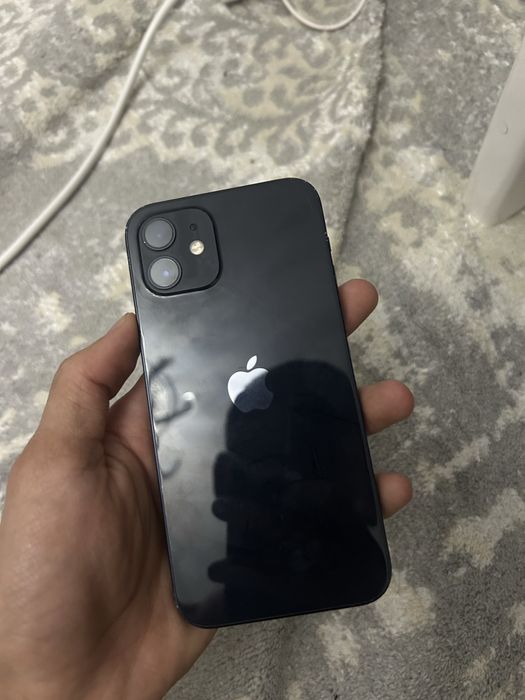 Продам IPhone 12 срочно
