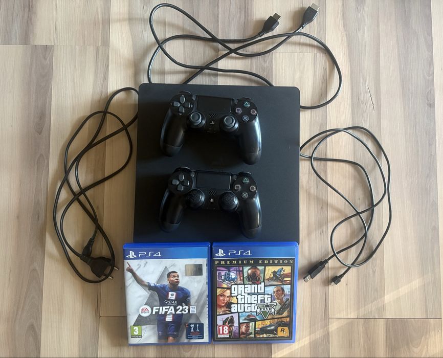 PS4 Slim 500GB + 2 оригинални джойстика + GTA V + FIFA 23