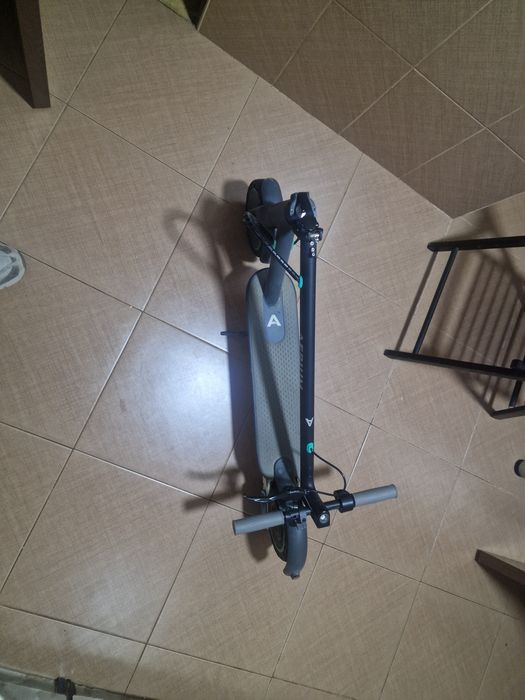 Vând trotineta electrica