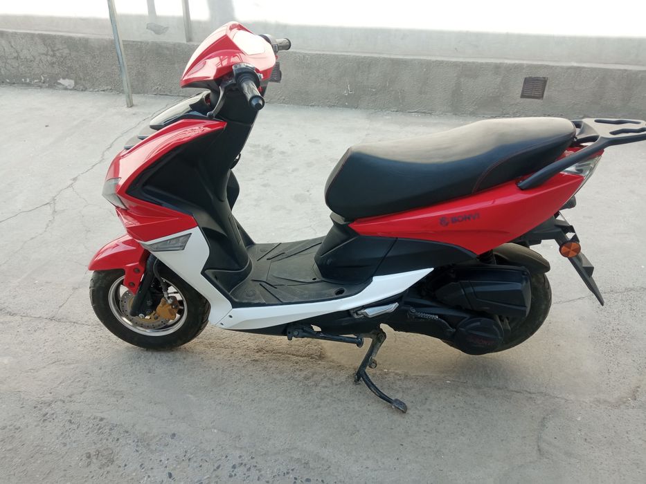 Скутер бонви.   .