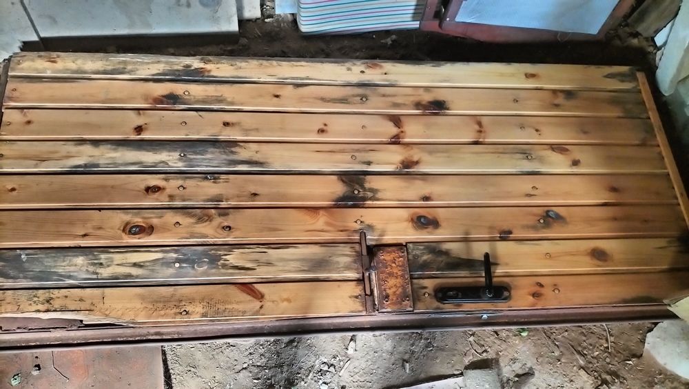 Продам металлический дверь