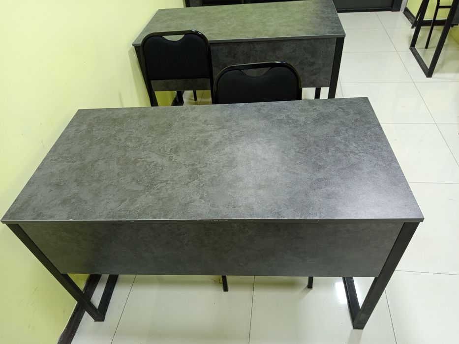 Loft parta va stullar sotiladi