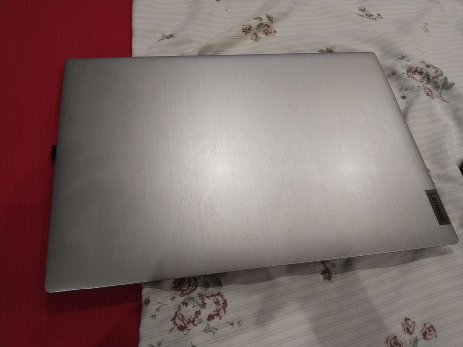 Lenovo ноутбук  .