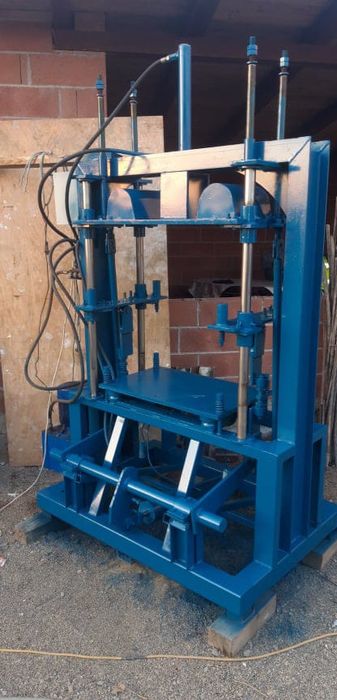 Presa bolțari stationara