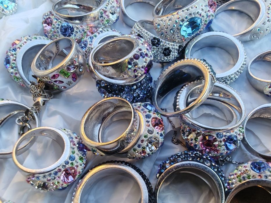 Продавам нови сребърни пръстени