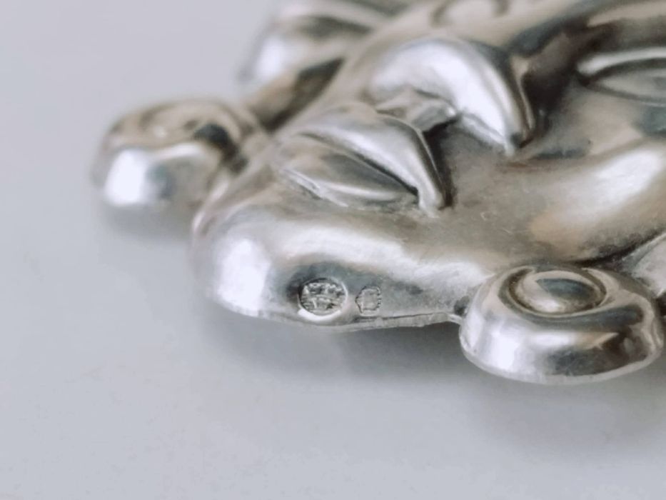 Veche brose tribala din argint sterling, masca tribala sculptata, Truart