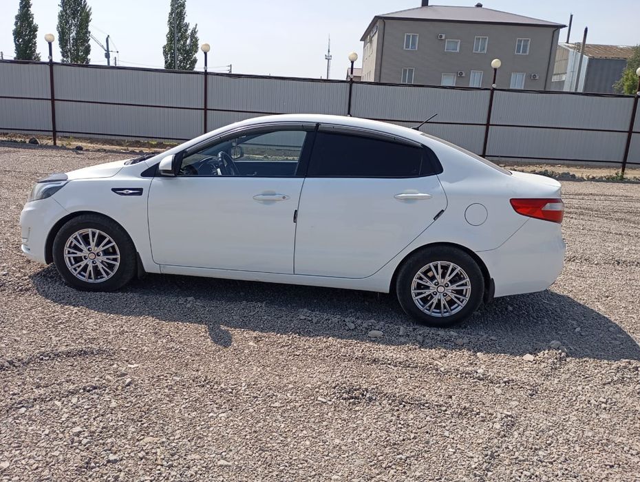 Продам киа рио 2014