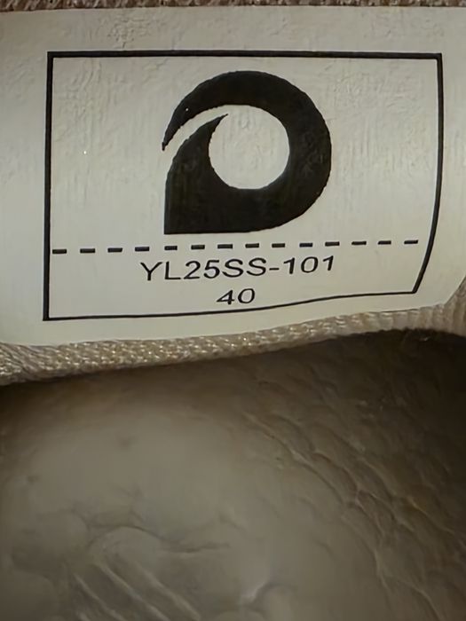 Продам кеды кроссовки