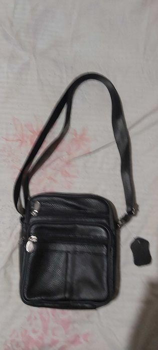 Продавам мъжки кожени чанти естествена кожа