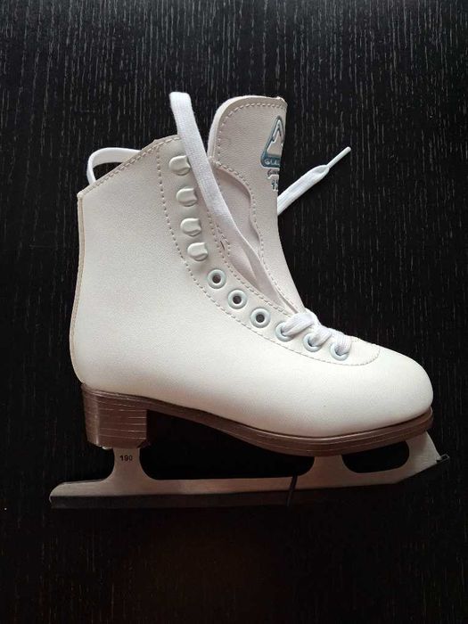 Patine profesionale fete Glacier Jackson 120