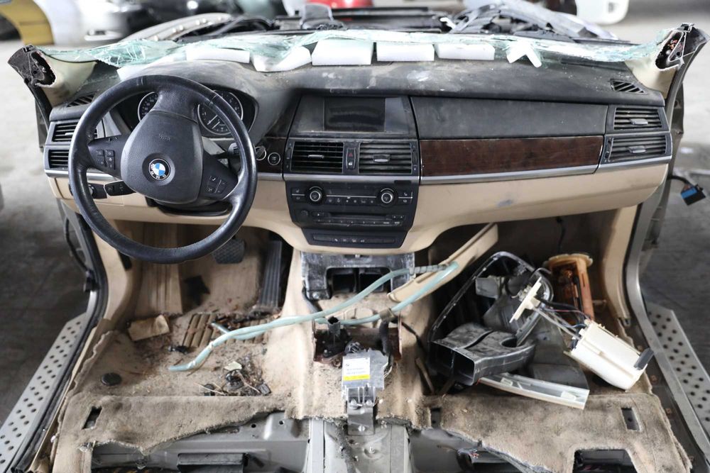 Запчасти на BMW X5 E70