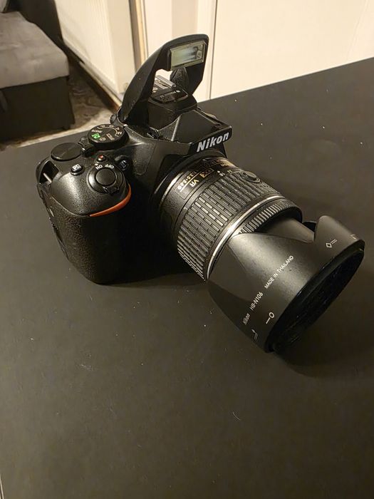 Nikon D5600 Kit (< 2000 cadre) + 768GB Carduri (512GB incl.)